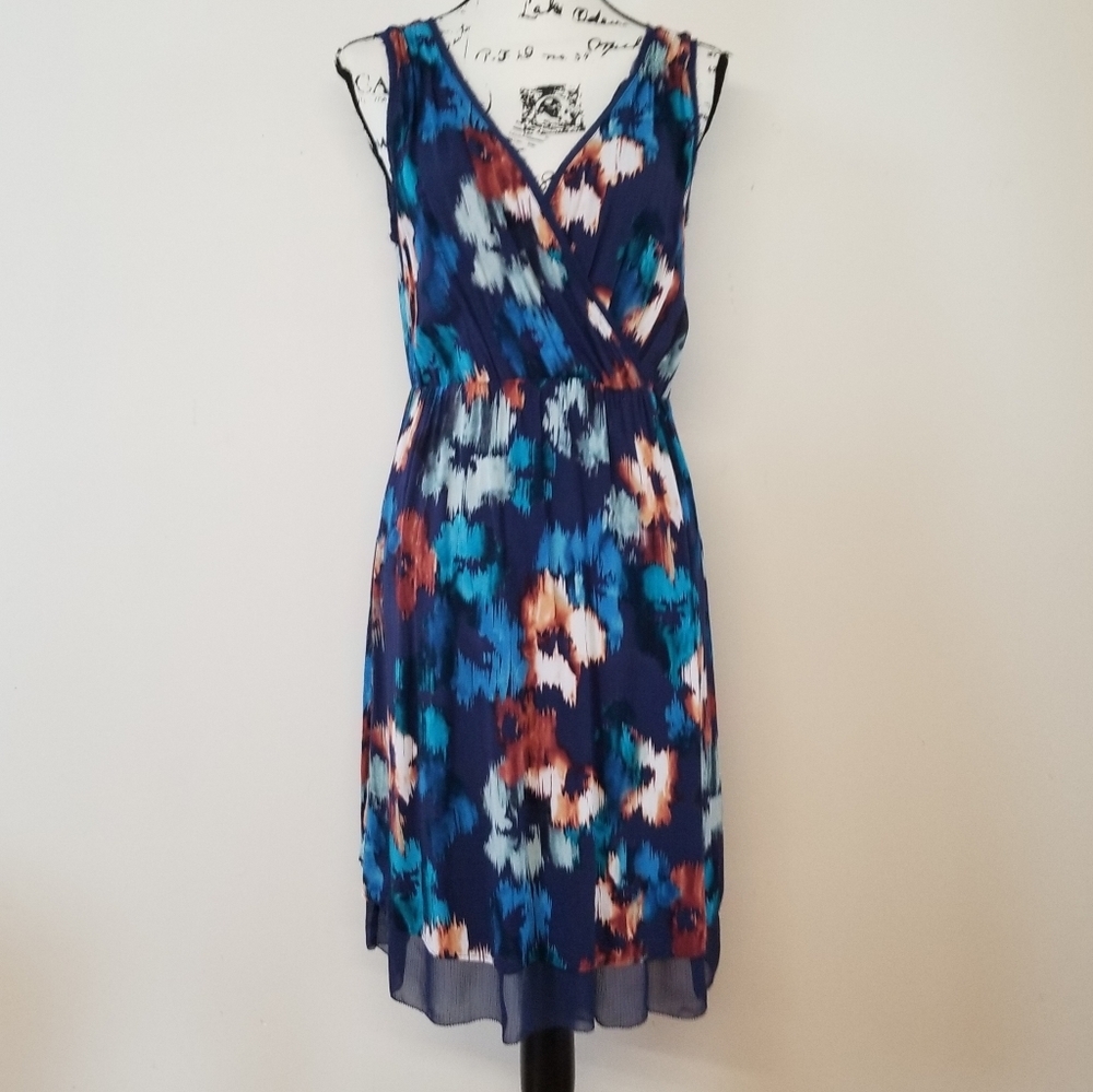Simply Vera Navy Floral V-neck sleeveless dress